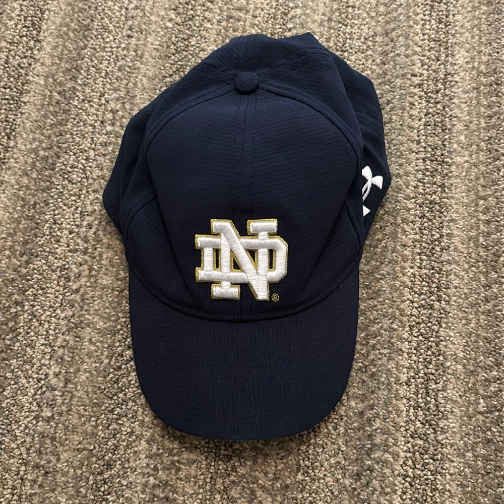 Notre Dame women’s under armor hat OSFA